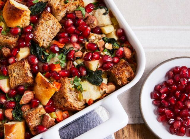 pom wonderful stuffing with pomegranate seeds