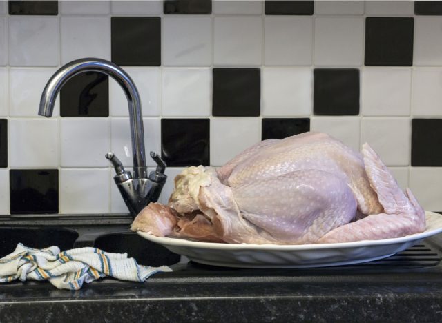 raw turkey defrosting