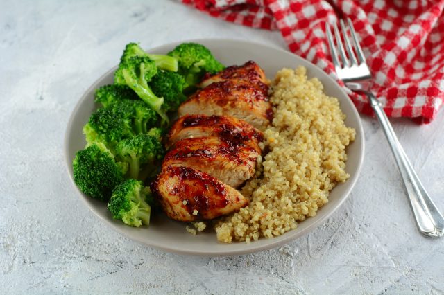 Baked Chicken With Quinoa And Broccoli_foods containing N-acetyl-cysteine (NAC)