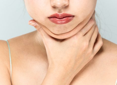 Get Rid Of Your Turkey Neck With These 4 Exercises