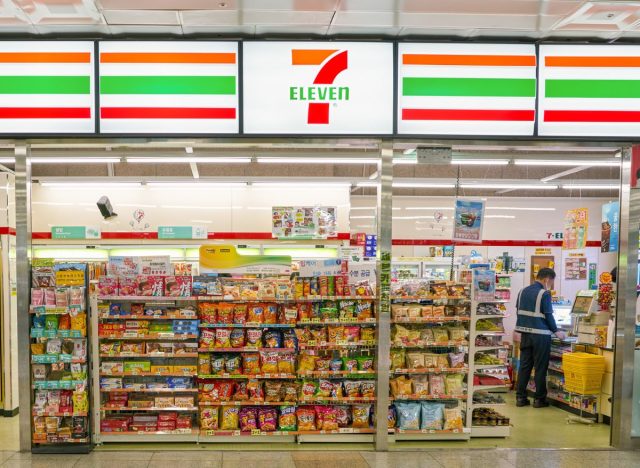 7 eleven interior