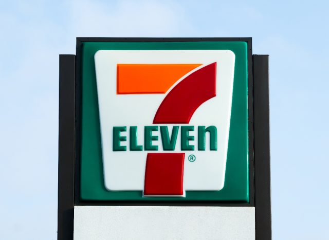 7-eleven sign