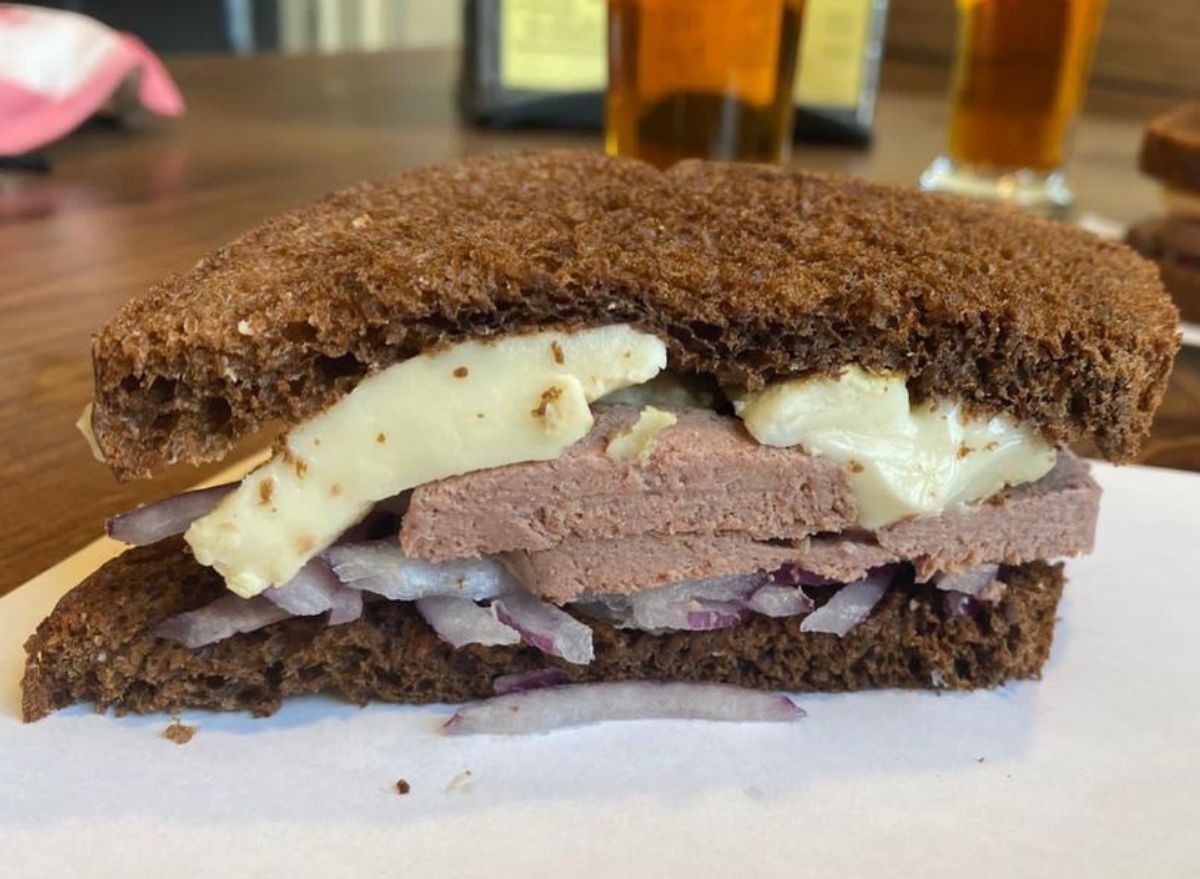 10 Iconic Restaurant Dishes You’ll Only Find in the Midwest