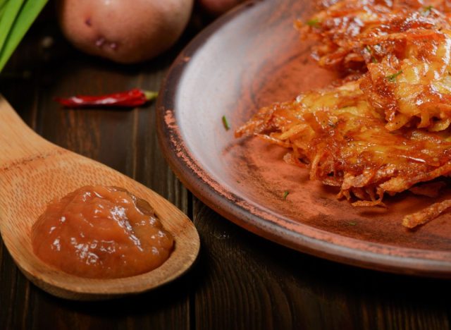 applesauce with latkes