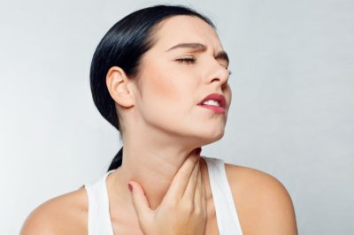 Doctors Warn of These COVID Symptoms, as US Imposes COVID Testing for Visitors From China
