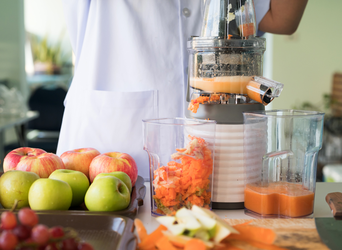 juicing carrot apple juice