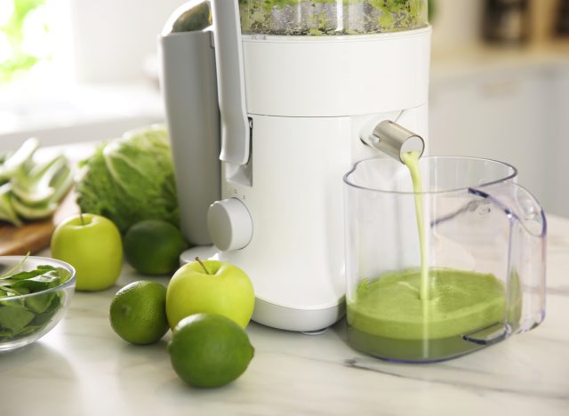 juicing green juice apple lime