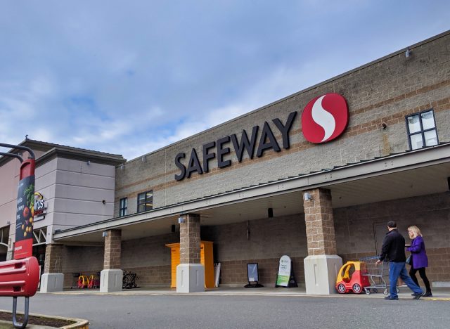 Safeway exterior