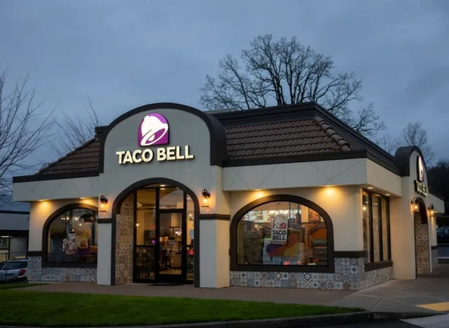 taco bell exterior