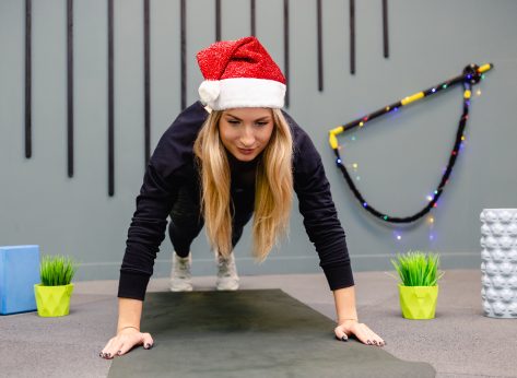 5 Fitness Habits That’ll Keep You on Track Over the Holidays