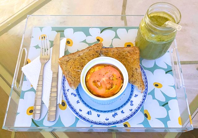 breakfast made at 5 am (toast, mini frittata, and green smoothie)