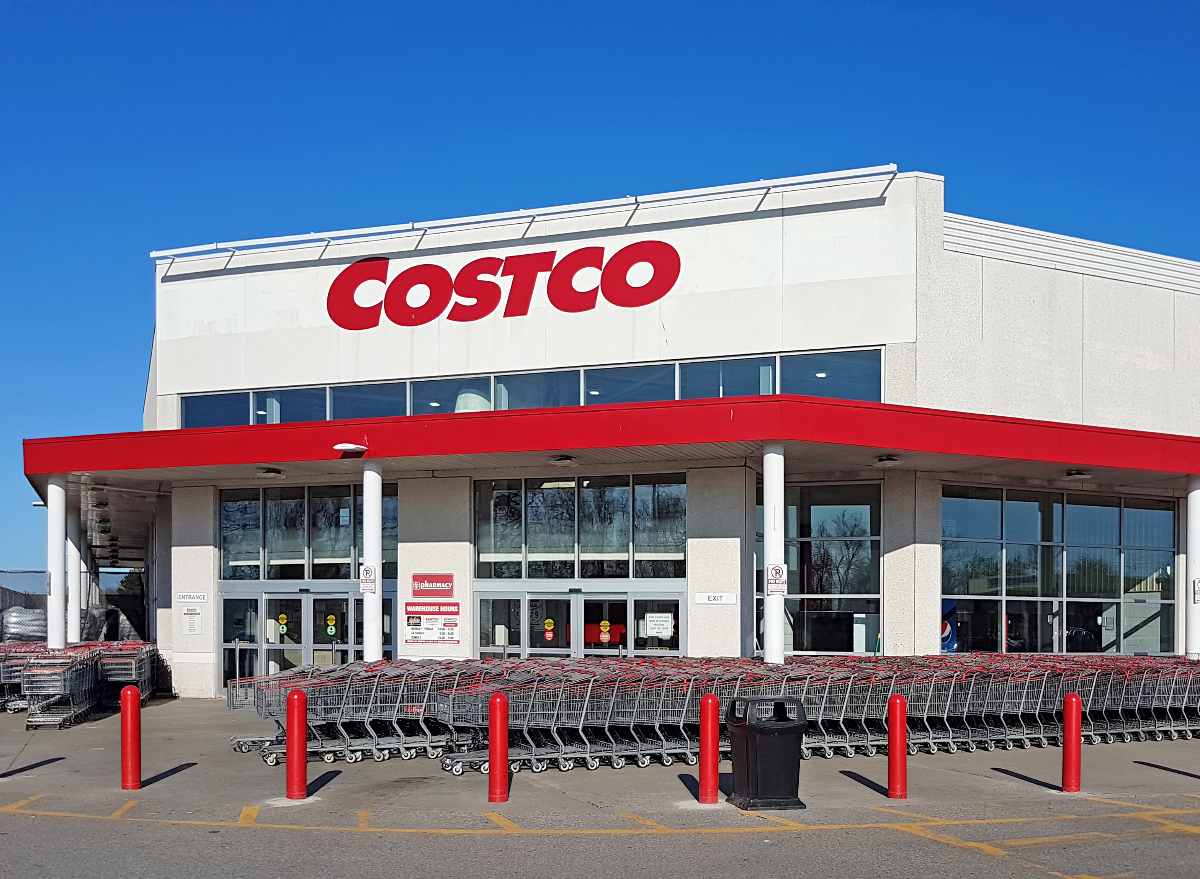 Costco Paris food court and selection : r/Costco