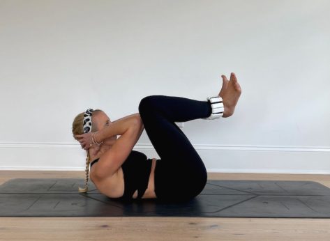 Exercises You Shouldn’t Do While Pregnant, Trainer Warns