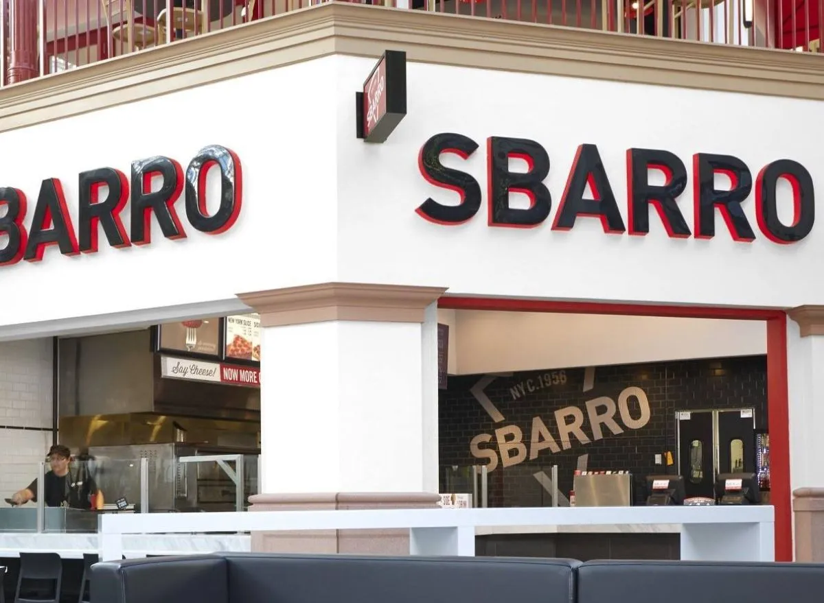 Sbarro pizza shop