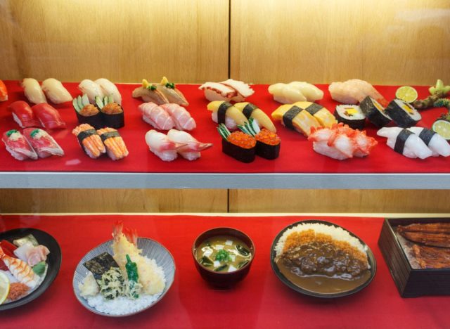 sushi display