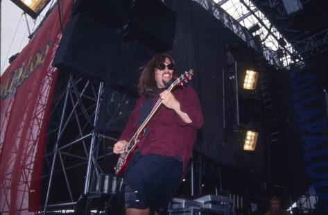 Screaming Trees Bassist Van Conner Dead After Pneumonia—Here are the Symptoms