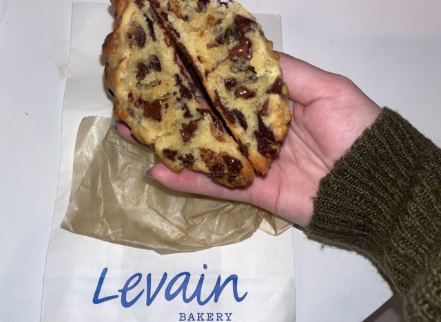 levain bakery chocolate chip cookie