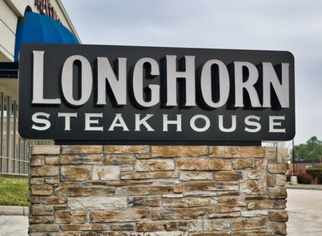 longhorn steakhouse sign