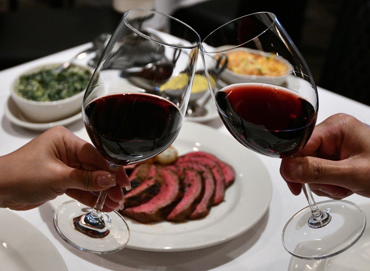 6 Steakhouse Chains With Valentine's Day Menus for Two