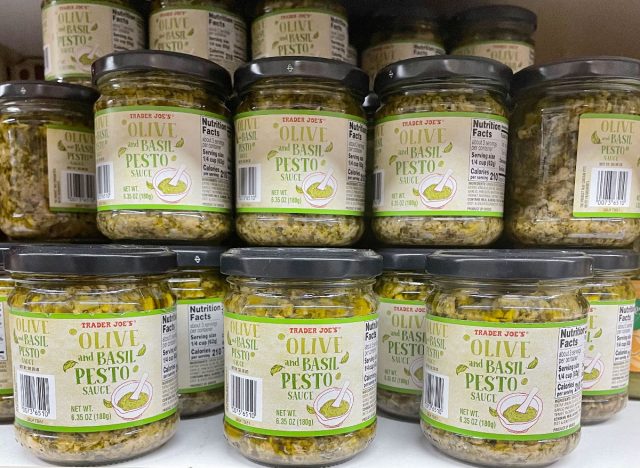 trader joe's olive and basil pesto sauce