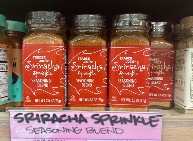 trader joe's sriracha sprinkle seasoning blend