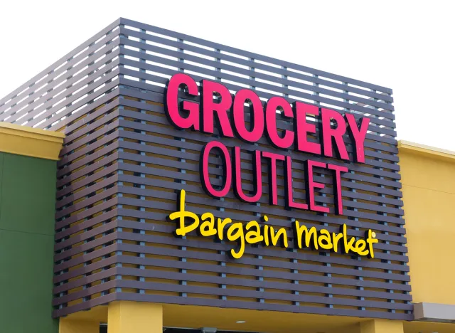 Grocery Outlet storefront and sign.