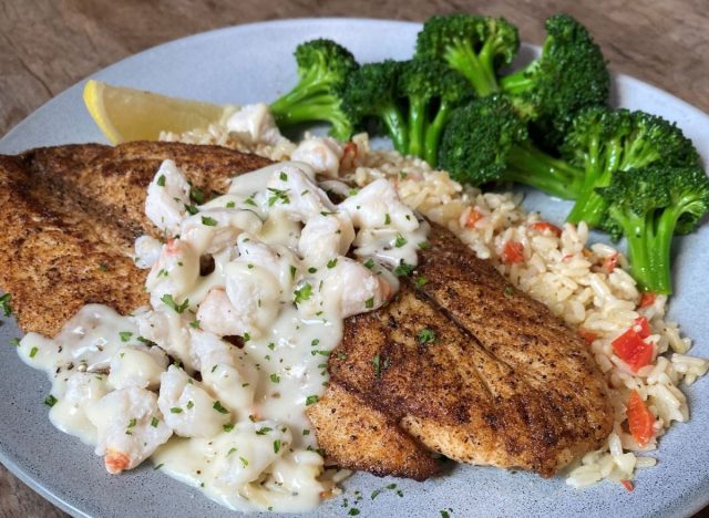 Outback Steakhouse – Crab-Topped Barramundi