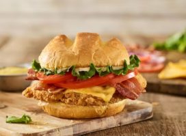 Smashburger’s Bacon Smash Crispy Chicken Sandwich