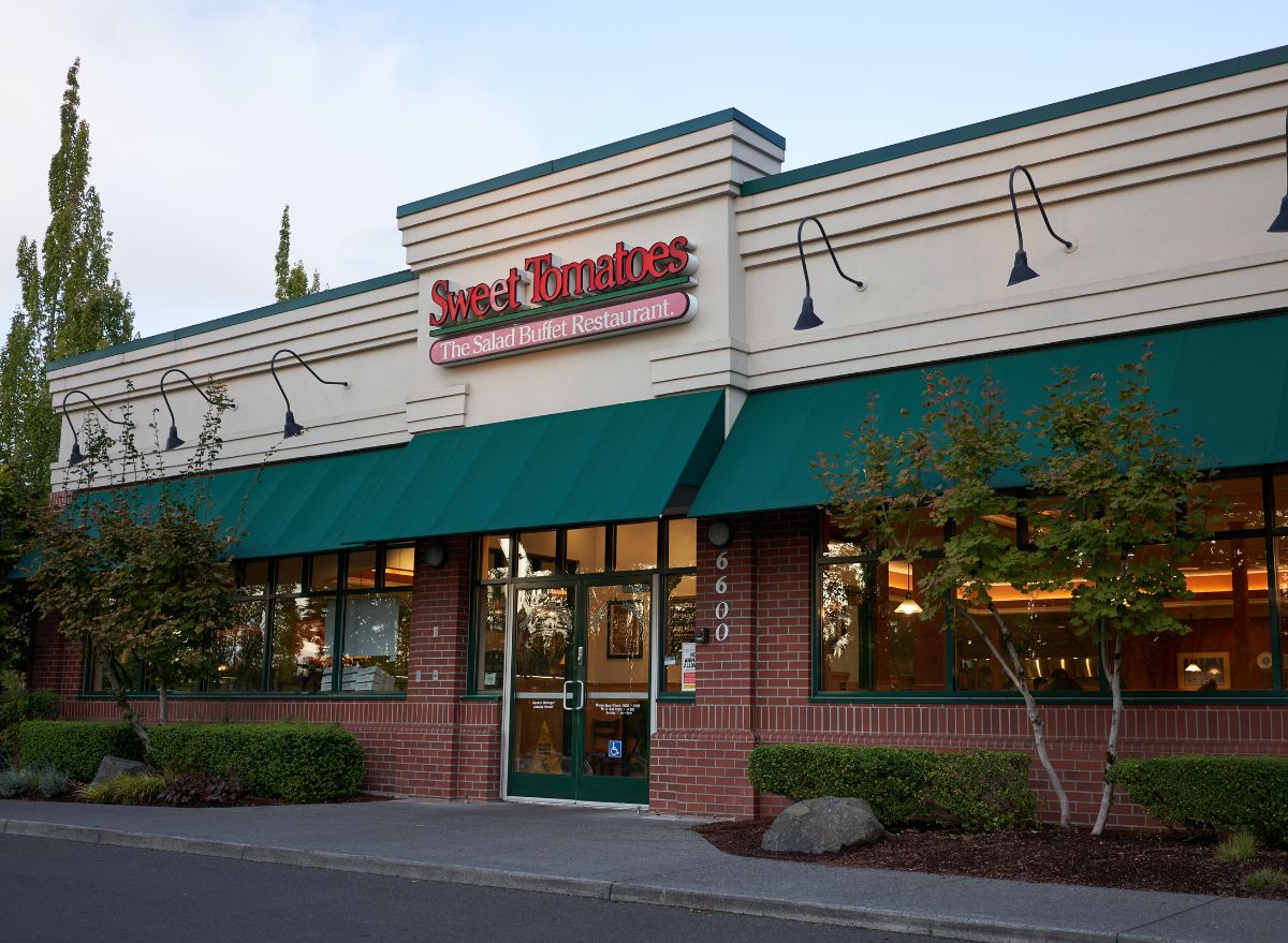 Sweet Tomatoes exterior