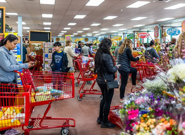 Long lines queue in Trader Joe's store