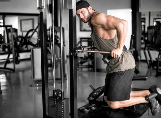 assisted dips machine workout for bigger pecs