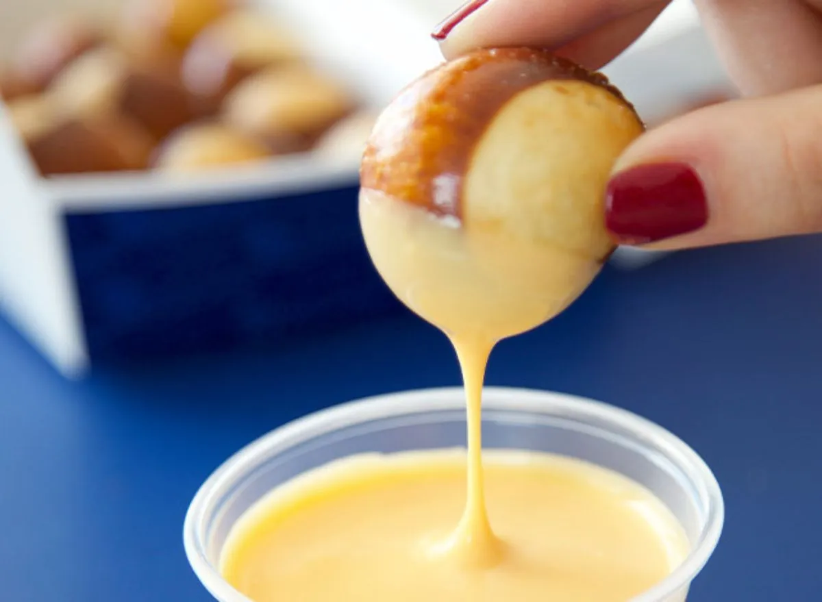 8 FastFood Chains With the Best Dipping Sauces In 2023