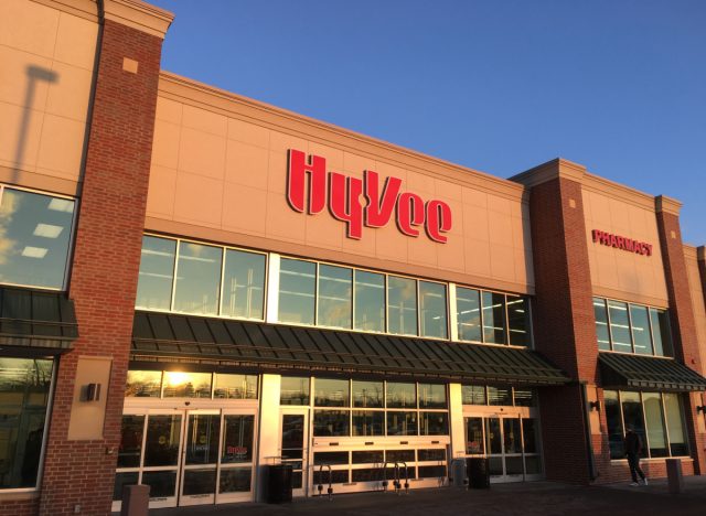 hy-vee exterior