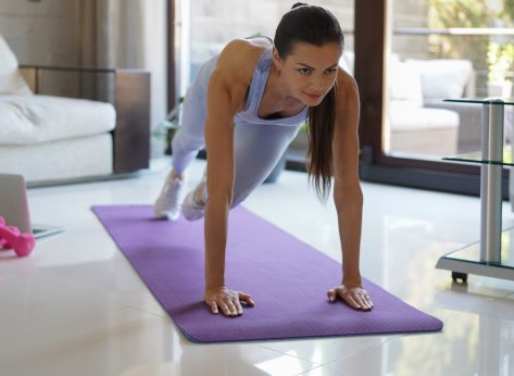 The 10-Minute Indoor Cardio Workout You Can Do Anywhere
