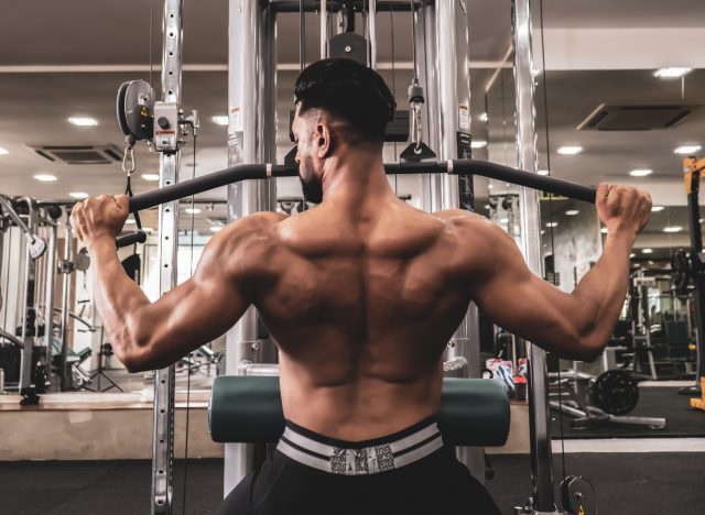 Build Broader Shoulders With These 8 Machine Exercises