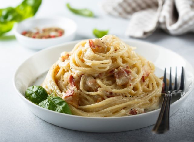 pasta with carbonara sauce