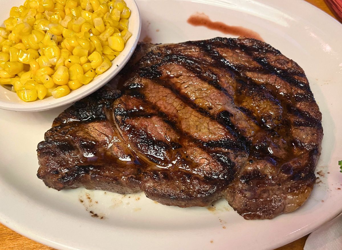 Texas Roadhouse Steak Taste Test