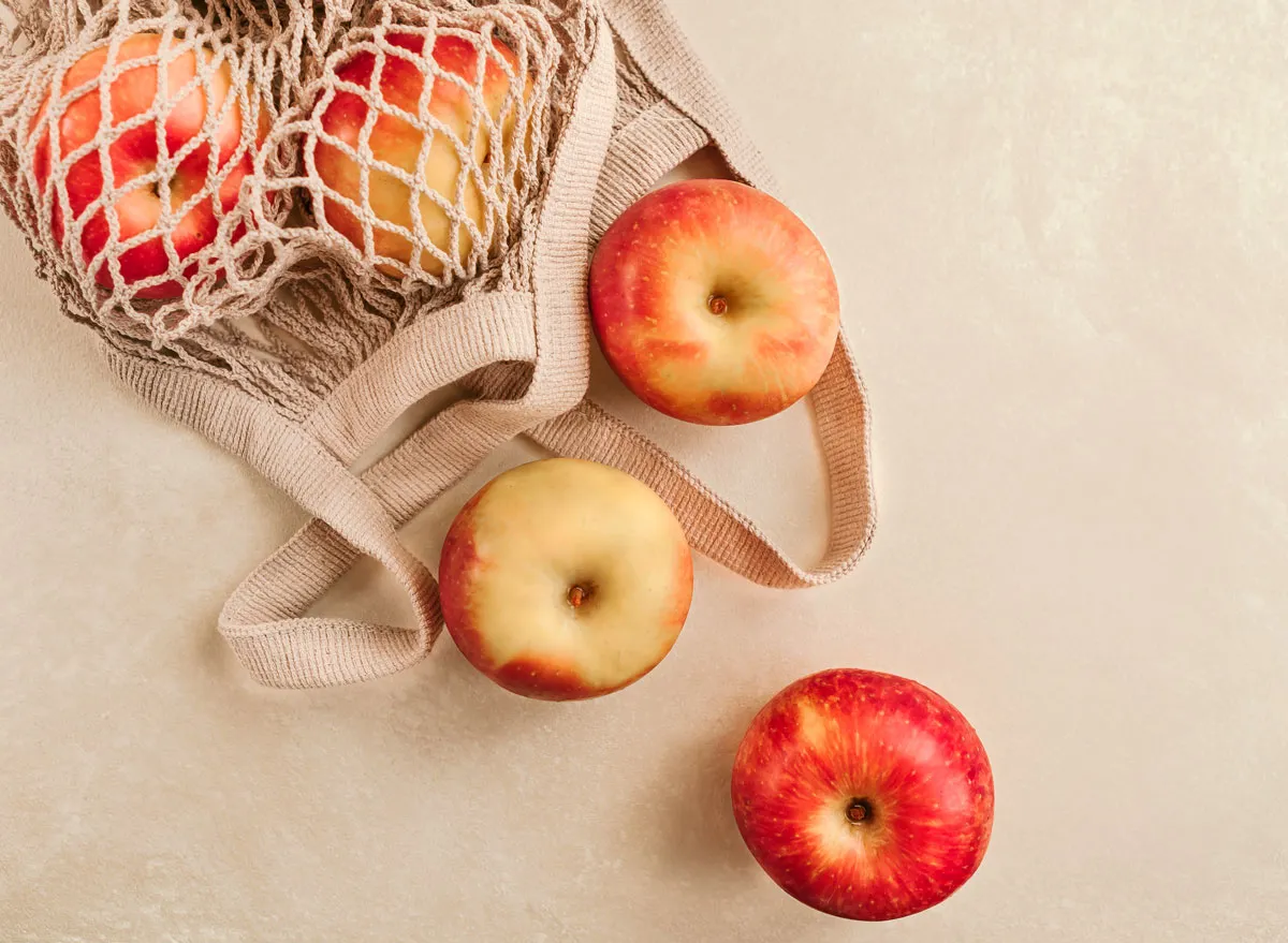 Calories in 1 medium Honeycrisp Apples and Nutrition Facts