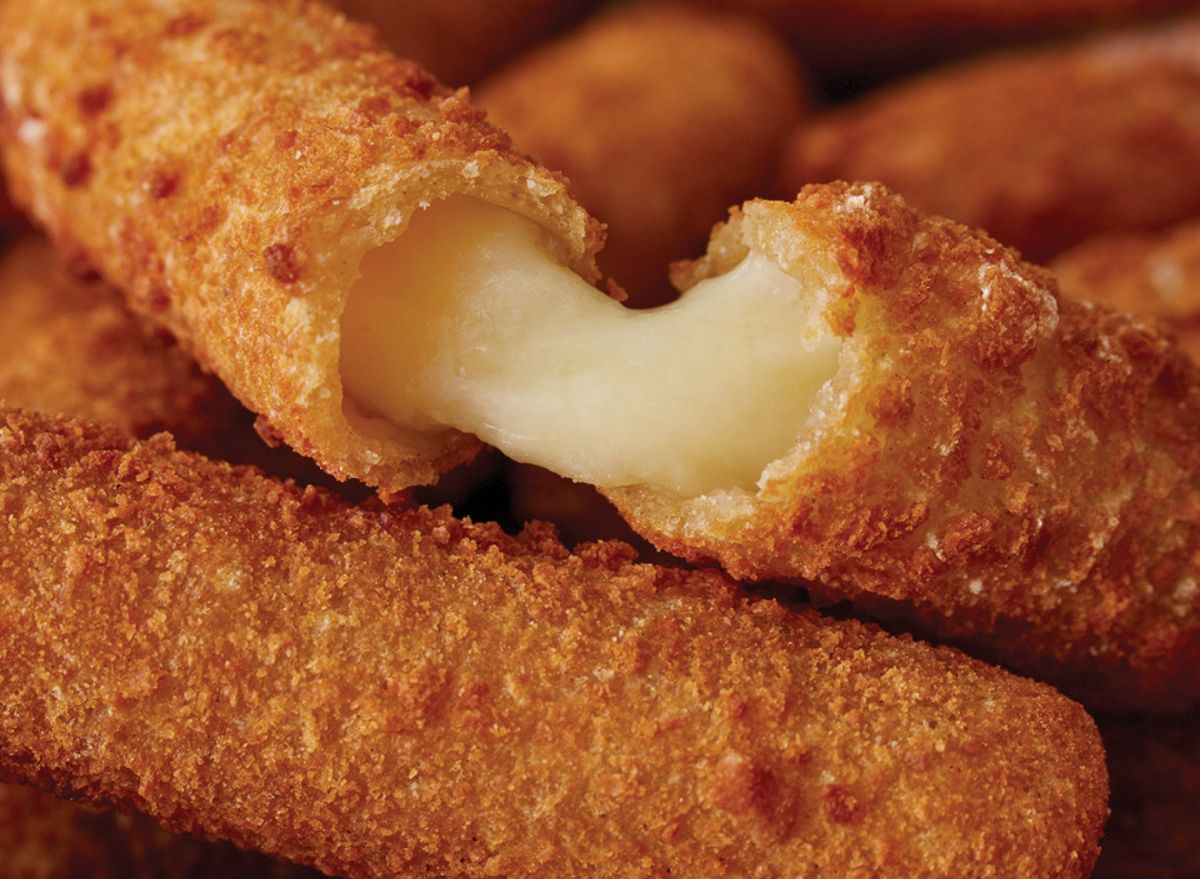 7 FastFood Restaurants That Serve the Best Mozzarella Sticks
