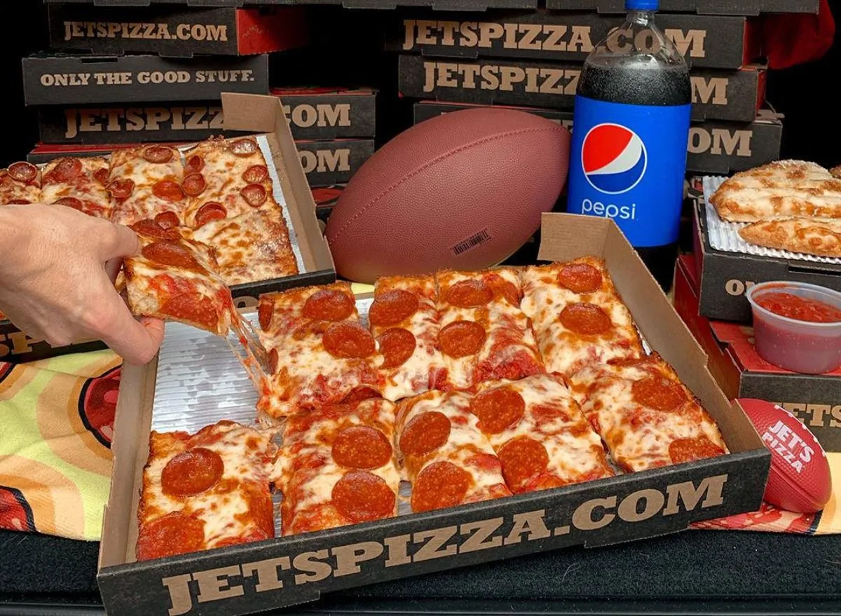 8 Best Pizza Chains In America In 2023