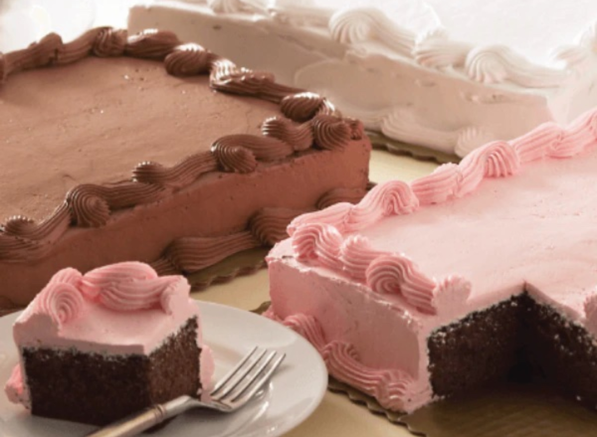8 Grocery Chains With the Best Custom Cakes