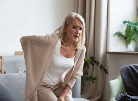 7 Unhealthy Lifestyle Habits That Are Destroying Your Back as You Age