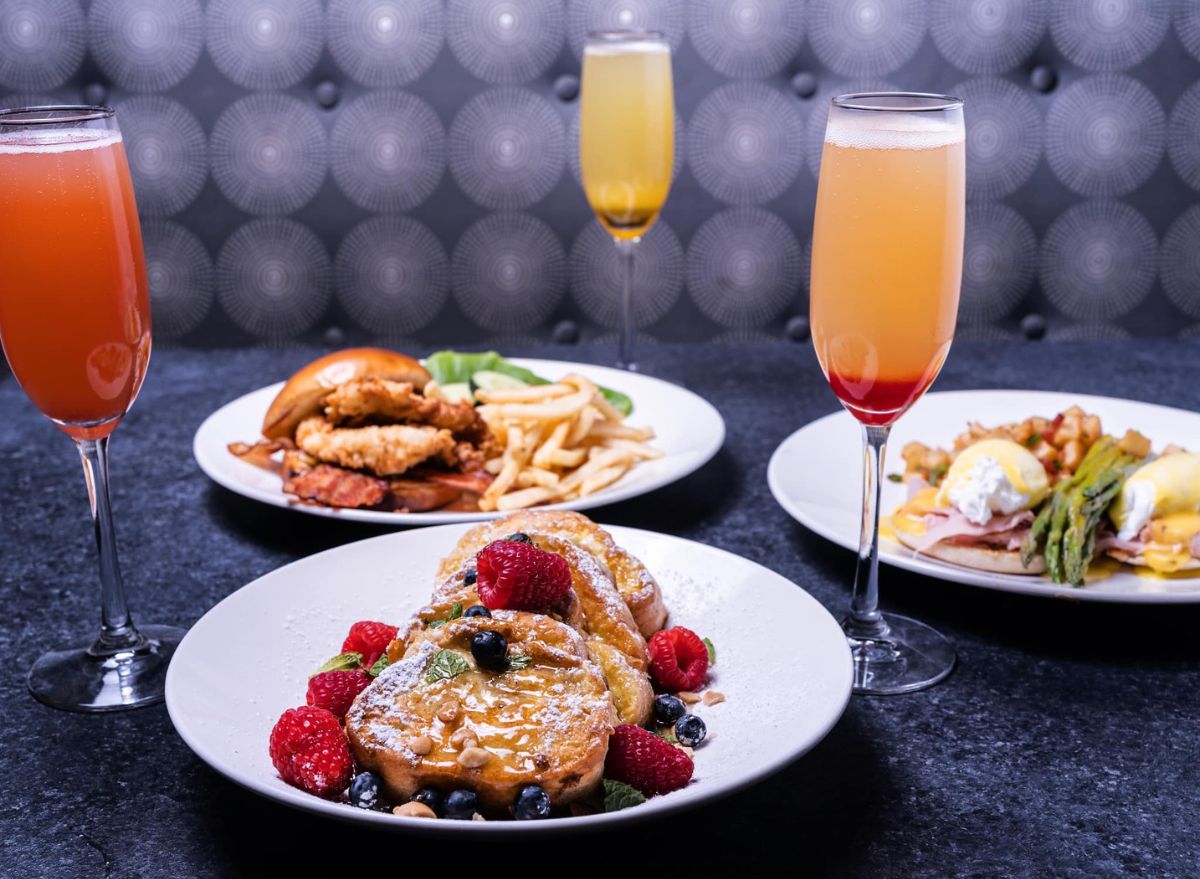 7 Restaurant Chains That Serve the Best Brunch