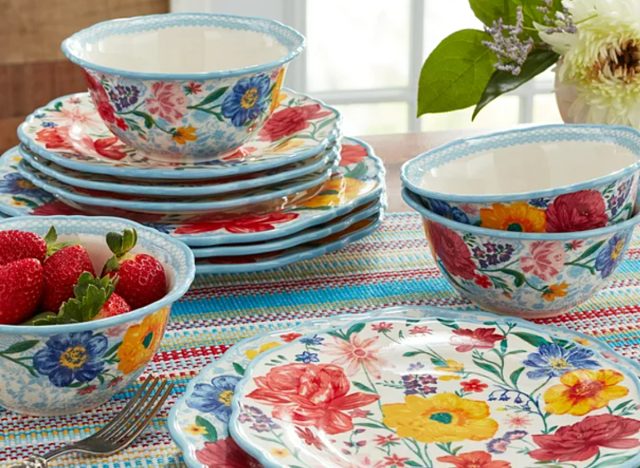 Brilliant Blooms dinnerwear set