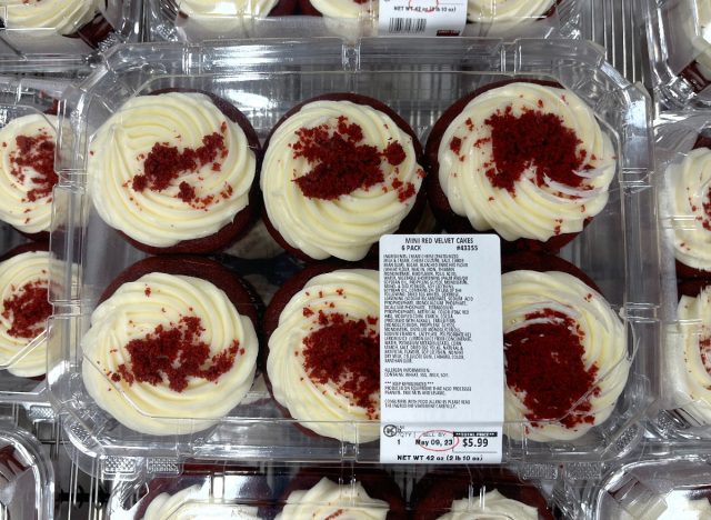 costco mini red velvet cakes