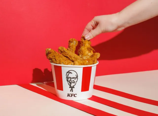 kfc chicken bucket