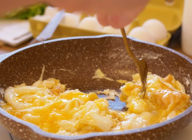 making scrambled eggs