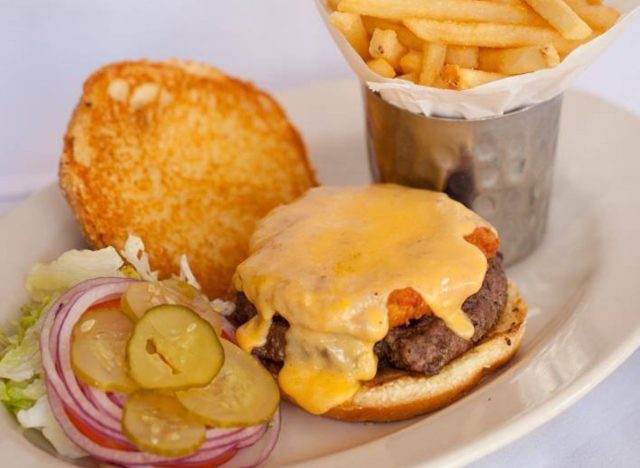 the cheesecake factory burger