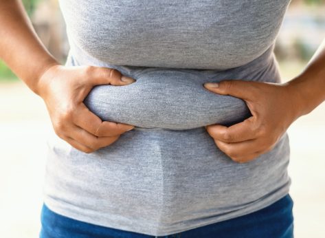 5 Bad Daily Habits That Are Giving You Belly Rolls