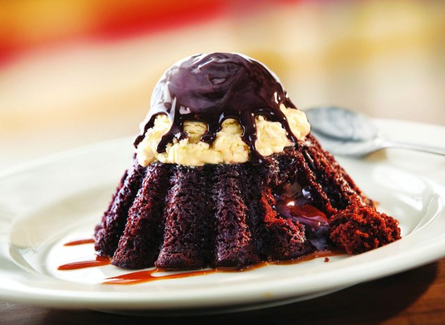 chili's molten chocolate cake